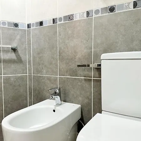 Spacious Art With Large Terrace, Relaxing Ocean View, Near Beaches אדחה