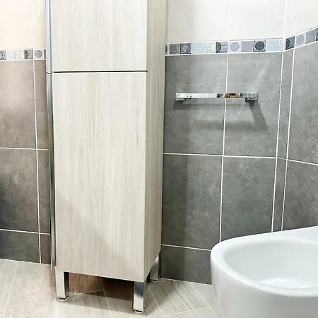 דירה Spacious Art With Large Terrace, Relaxing Ocean View, Near Beaches אדחה