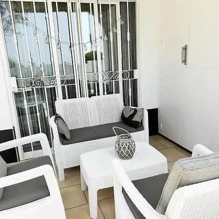 Apartment Relaxing Ocean View, Spacious Art With Large Terrace, Near Beaches *