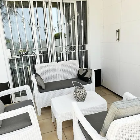 דירה Spacious Art With Large Terrace, Relaxing Ocean View, Near Beaches *