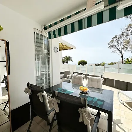 Relaxing Ocean View, Spacious Art With Large Terrace, Near Beaches