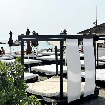 Relaxing Ocean View, Spacious Art With Large Terrace, Near Beaches