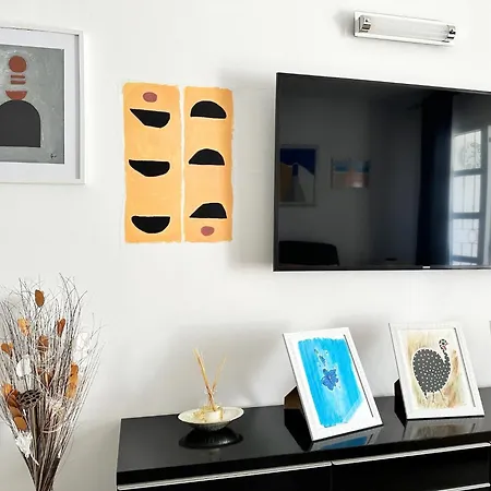 Apartment Relaxing Ocean View, Spacious Art With Large Terrace, Near Beaches
