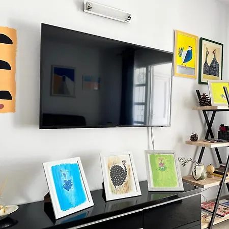 Relaxing Ocean View, Spacious Art With Large Terrace, Near Beaches