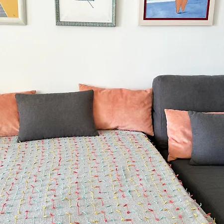 דירה Spacious Art With Large Terrace, Relaxing Ocean View, Near Beaches אדחה