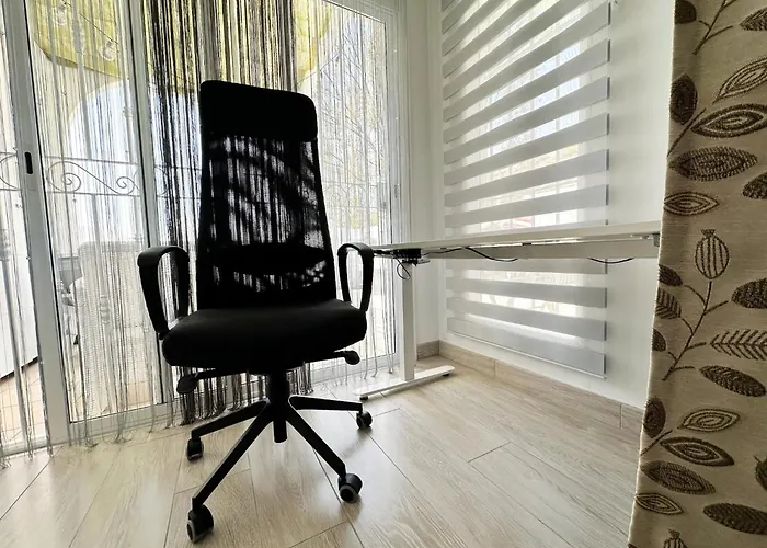 Apartment Spacious Art With Large Terrace, Relaxing Ocean View, Near Beaches