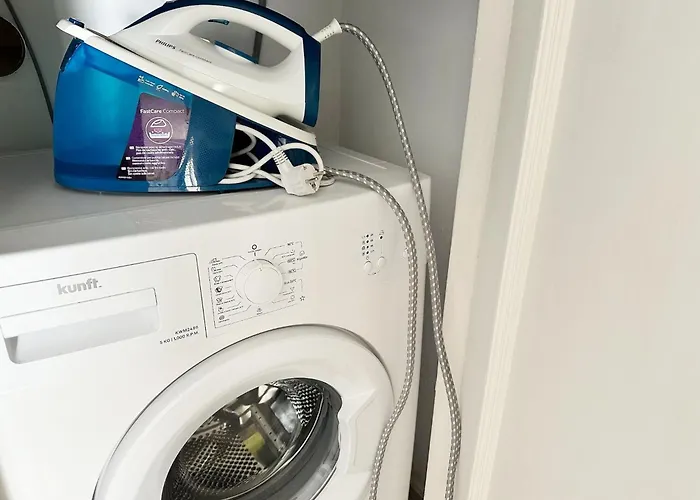 Spacious Art With Large Terrace, Relaxing Ocean View, Near Beaches