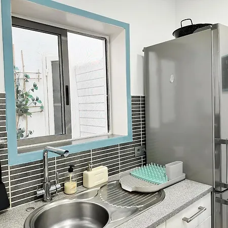 Spacious Art With Large Terrace, Relaxing Ocean View, Near Beaches