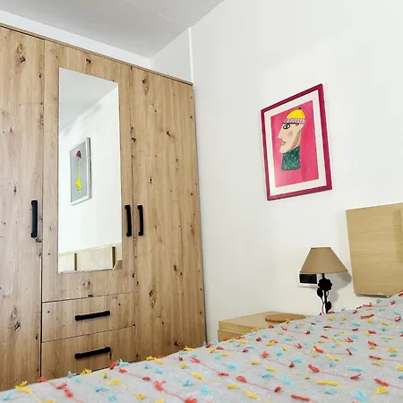 Spacious Art With Large Terrace, Relaxing Ocean View, Near Beaches