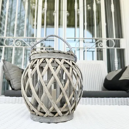 Spacious Art With Large Terrace, Relaxing Ocean View, Near Beaches