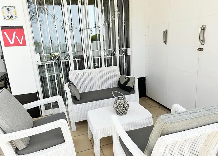 아파트 Spacious Art With Large Terrace, Relaxing Ocean View, Near Beaches *