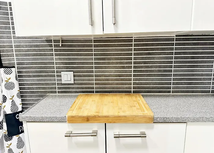 Spacious Art With Large Terrace, Relaxing Ocean View, Near Beaches 아데제