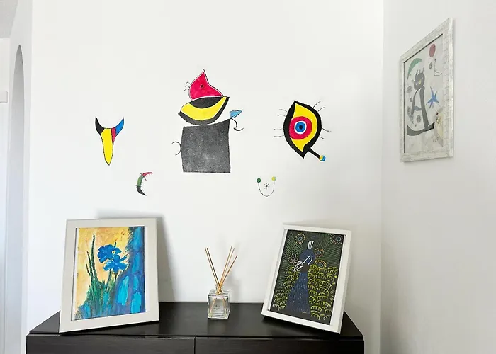 Spacious Art With Large Terrace, Relaxing Ocean View, Near Beaches