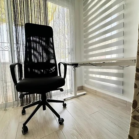 شقة Spacious Art With Large Terrace, Relaxing Ocean View, Near Beaches