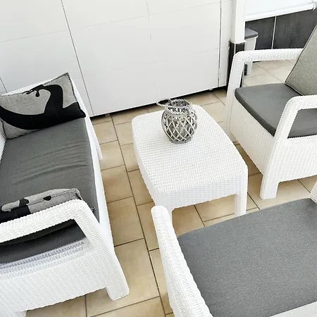 Spacious Art With Large Terrace, Relaxing Ocean View, Near Beaches أذيخي