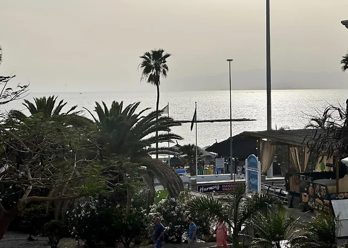 Lägenhet Spacious Art With Large Terrace, Relaxing Ocean View, Near Beaches